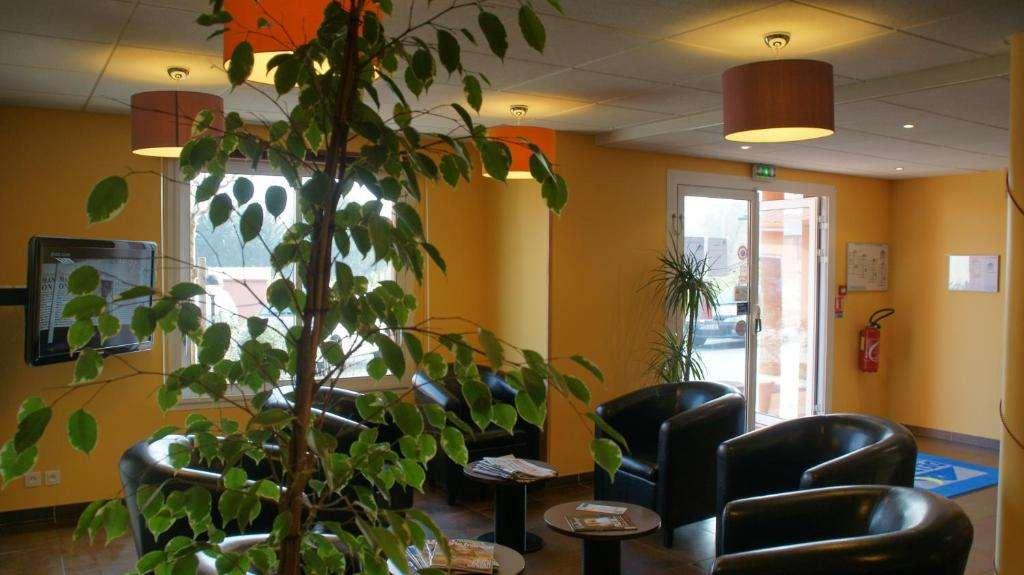 Brit Hotel Confort Montauban Restaurant photo