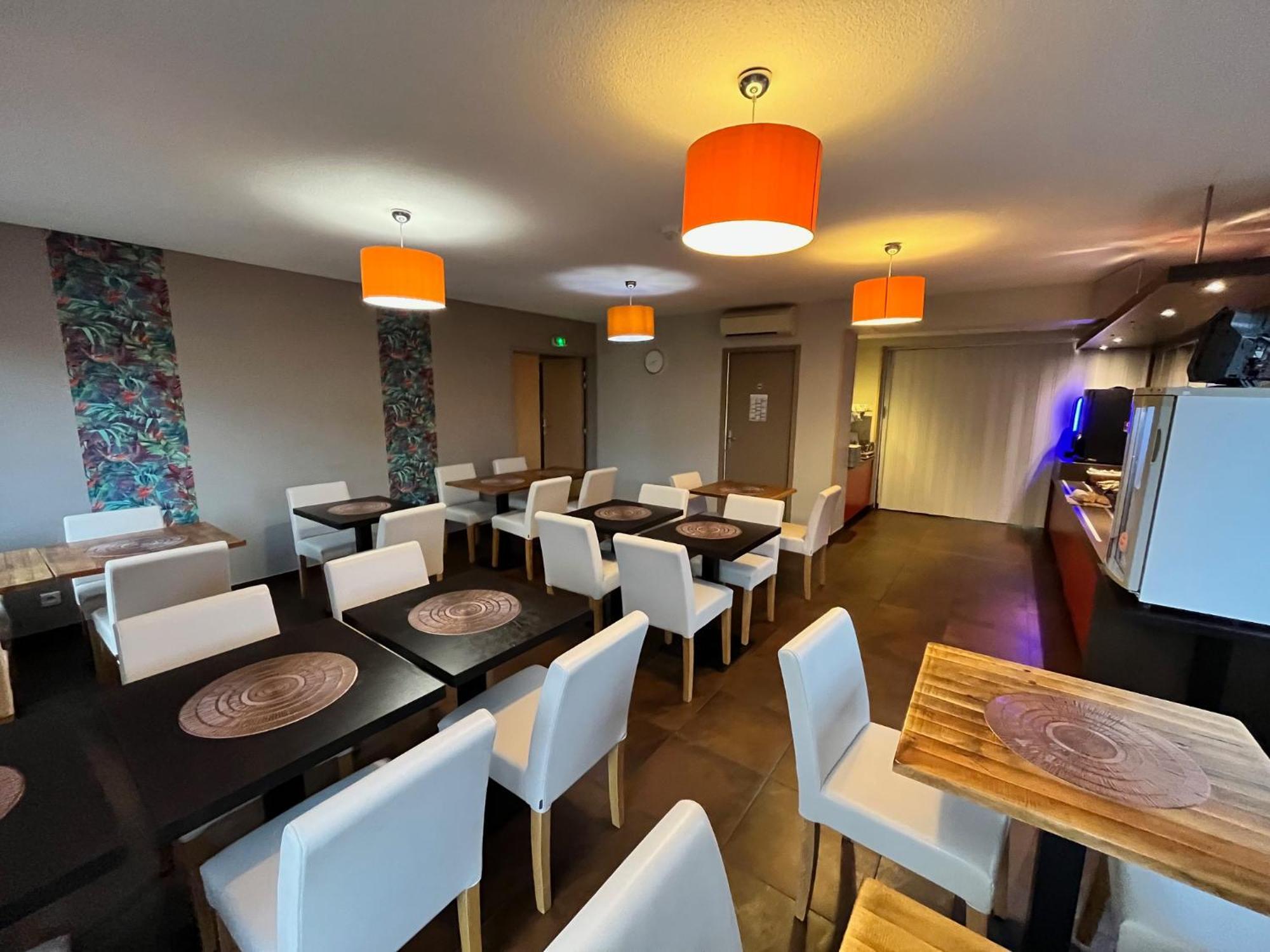 Brit Hotel Confort Montauban Exterior photo