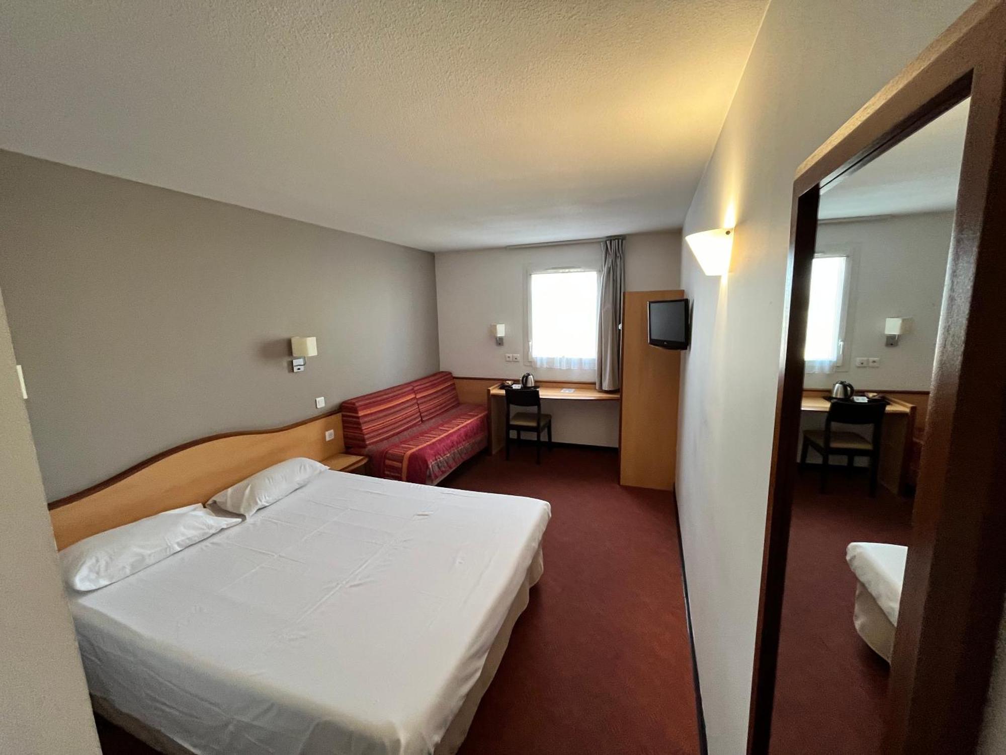 Brit Hotel Confort Montauban Exterior photo