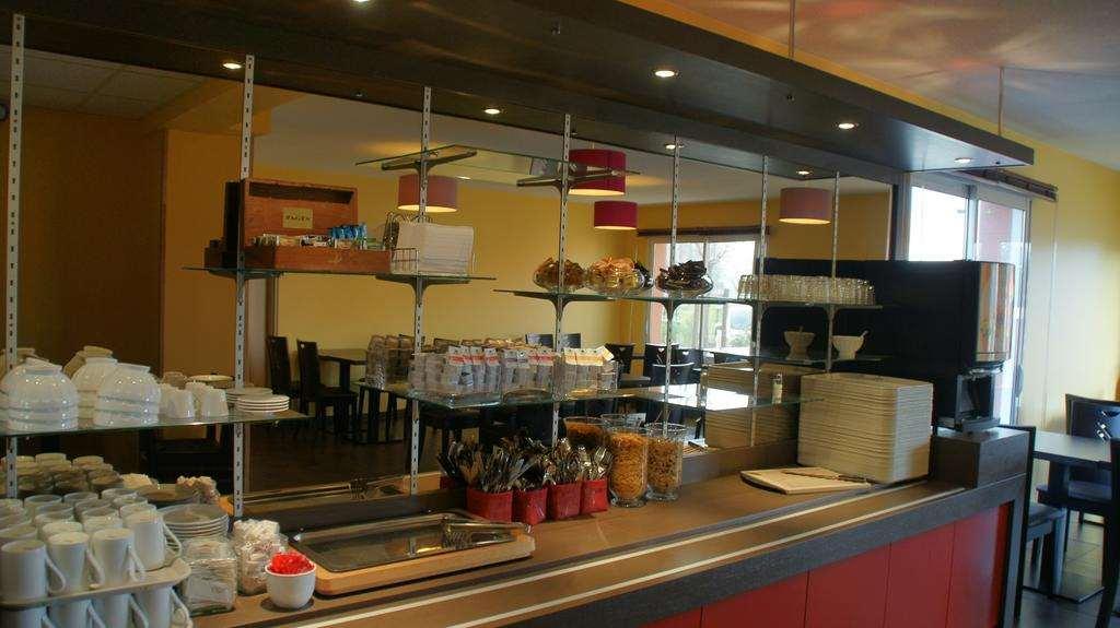 Brit Hotel Confort Montauban Restaurant photo