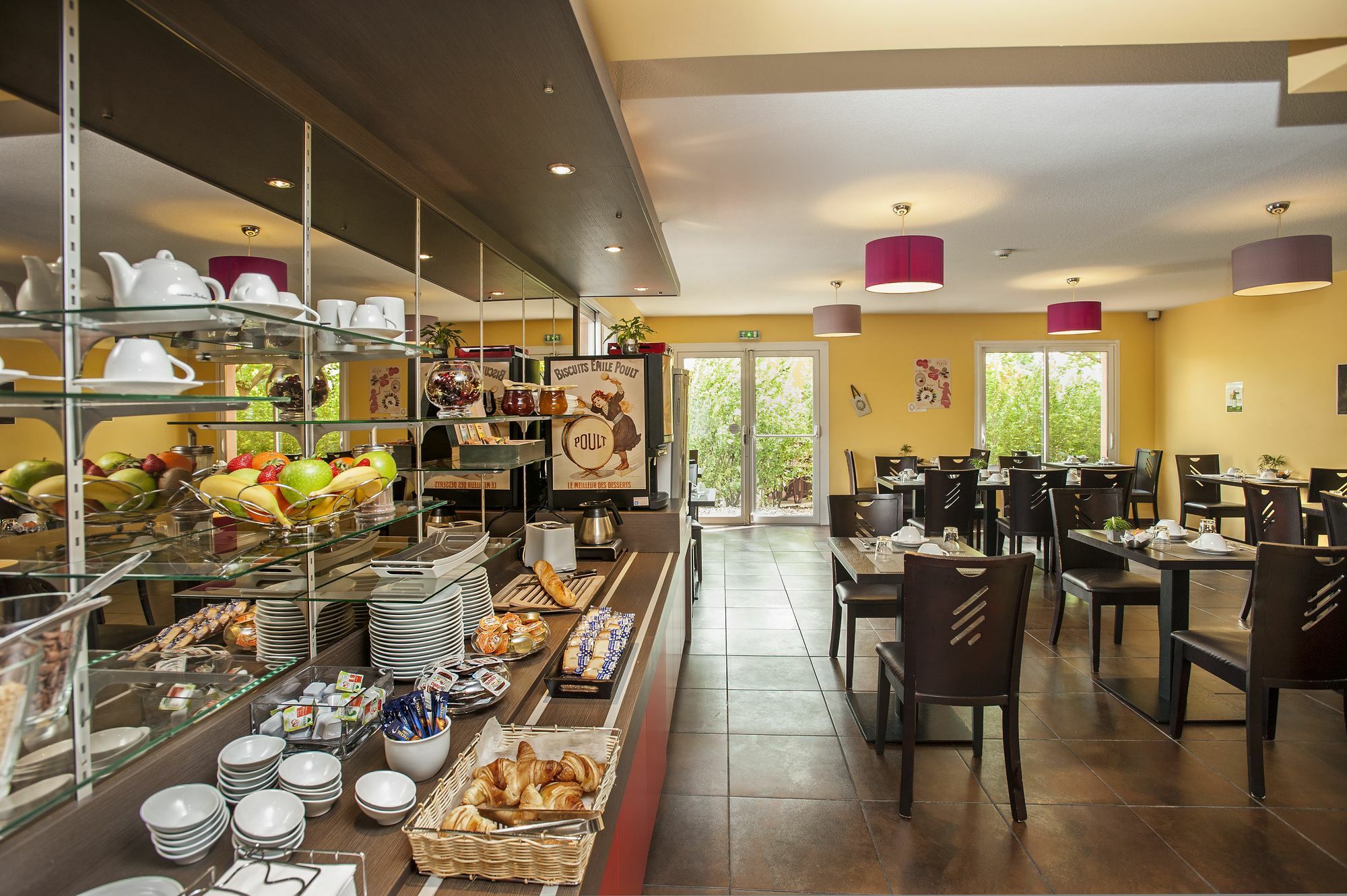 Brit Hotel Confort Montauban Exterior photo